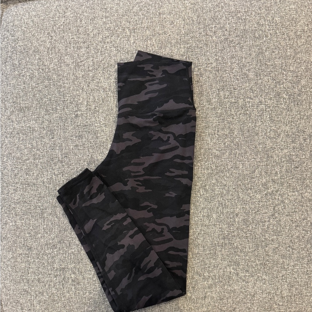 Camo Print Leggings - Black and Gray
